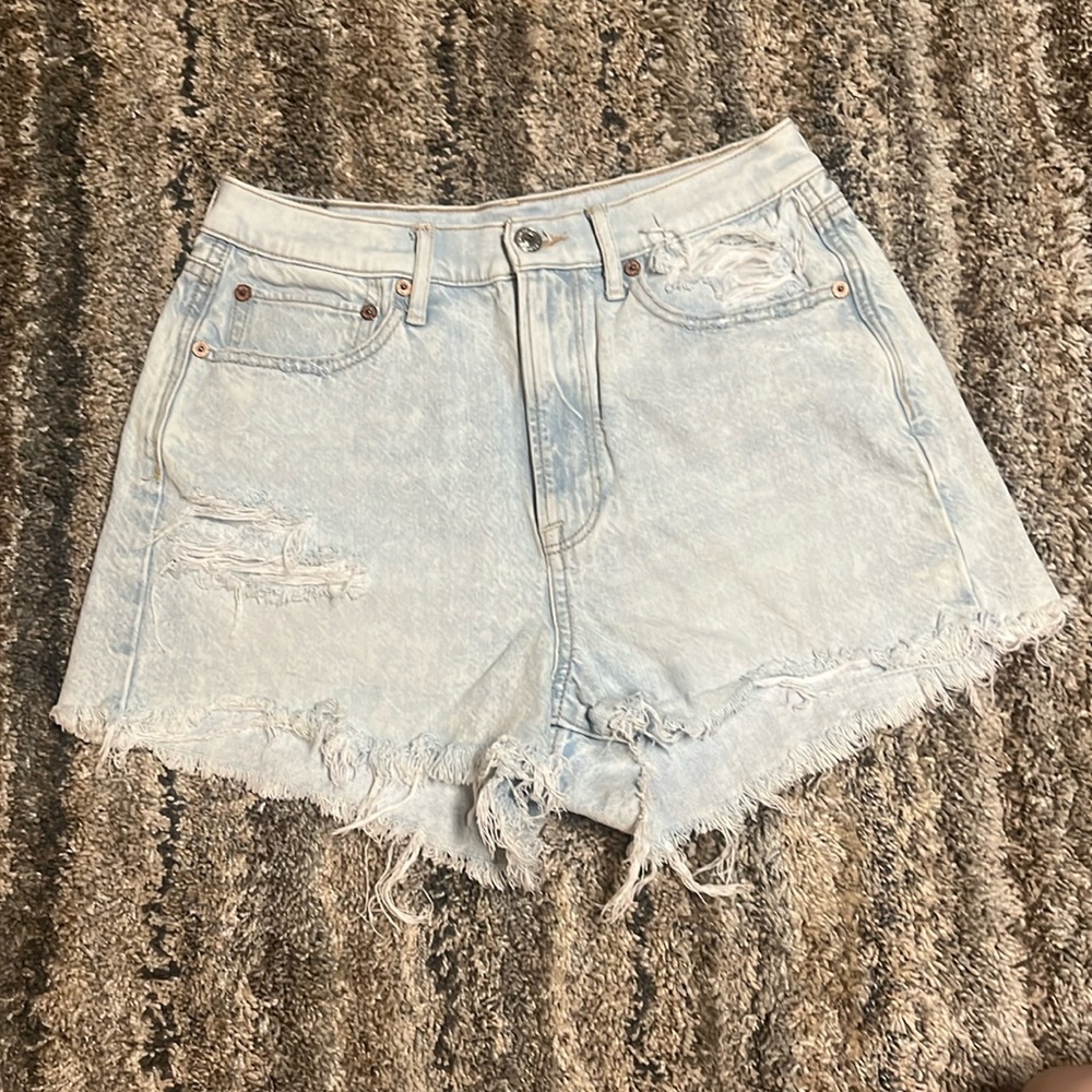 American Eagle Distressed Light Wash Highest Rise 90s Boyfriend Jean Short